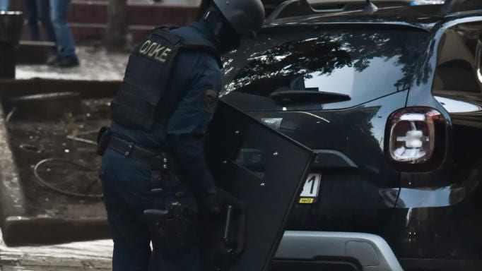 &Epsilon;&xi;&iota;&chi;&nu;&iota;ά&sigma;&tau;&eta;&kappa;&epsilon; &tau;&omicron; &phi;&omicron;&nu;&iota;&kappa;ό &sigma;&tau;&eta;&nu; &Pi;&alpha;&lambda;&alpha;&iota;ά &Kappa;&omicron;&kappa;&kappa;&iota;&nu;&iota;ά &ndash; 17&chi;&rho;&omicron;&nu;&omicron;&sigmaf; &kappa;&alpha;&iota; 24&chi;&rho;&omicron;&nu;&omicron;&sigmaf; &omicron;&iota; &delta;&rho;ά&sigma;&tau;&epsilon;&sigmaf;