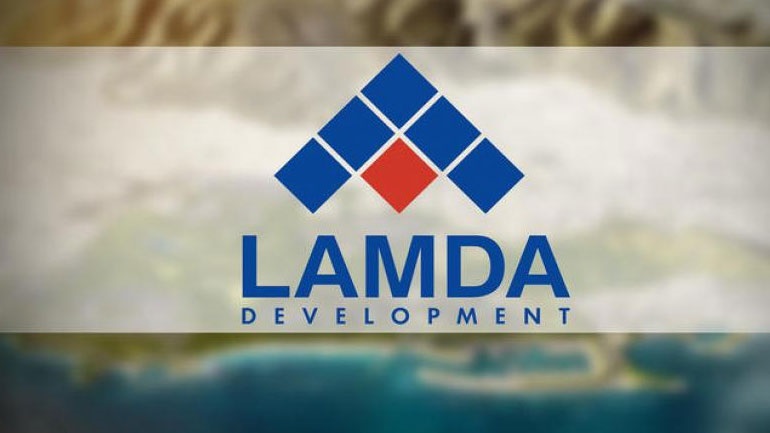 Lamda Development: &Epsilon;&sigma;&tau;&iota;ά&zeta;&epsilon;&iota; &sigma;&tau;&omicron; &Epsilon;&lambda;&lambda;&eta;&nu;&iota;&kappa;ό &ndash; Έ&nu;&alpha; &beta;ή&mu;&alpha; &pi;&rho;&iota;&nu; &alpha;&pi;ό &tau;&eta;&nu; έ&nu;&alpha;&rho;&xi;&eta; &upsilon;&lambda;&omicron;&pi;&omicron;ί&eta;&sigma;&eta;&sigmaf; &tau;&omicron;&upsilon; &epsilon;&mu;&beta;&lambda;&eta;&mu;&alpha;&tau;&iota;&kappa;&omicron;ύ έ&rho;&gamma;&omicron;&upsilon;