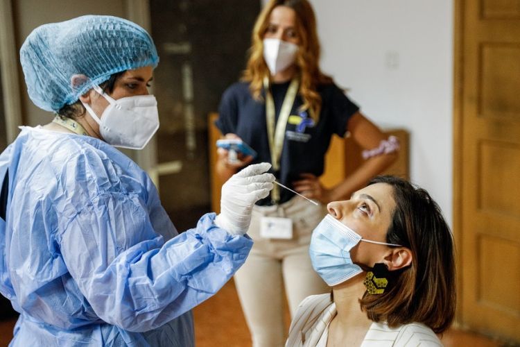 Κορωνοϊός: Στο 8% η θετικότητα στα rapid tests της Τετάρτης
