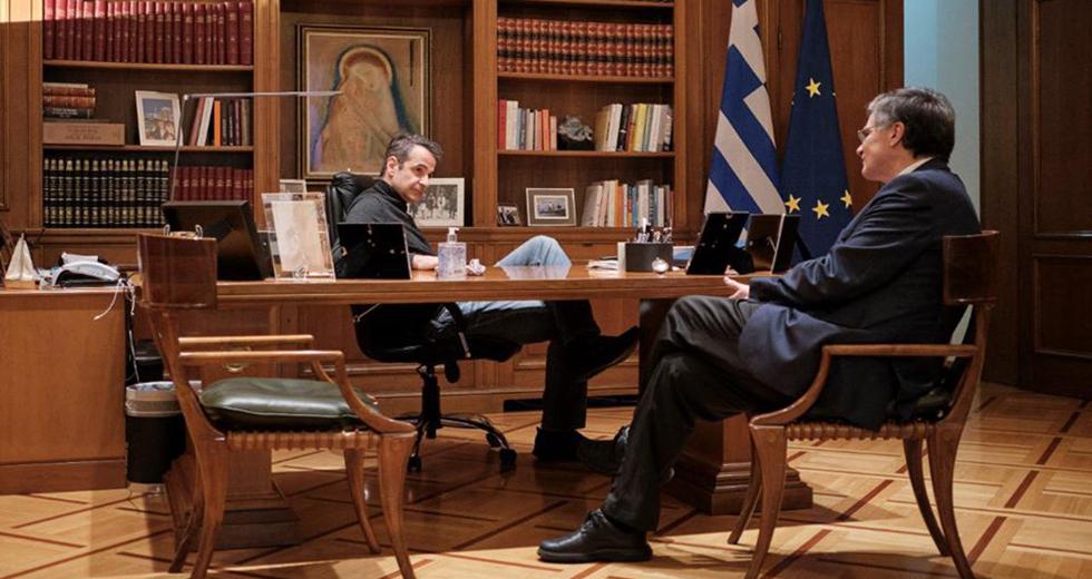 &Kappa;&omicron;&rho;&omega;&nu;&omicron;ϊό&sigmaf; : &Pi;&omicron;&iota;&omicron; &tau;&omicron; &pi;&lambda;ά&nu;&omicron; &tau;&eta;&sigmaf; &kappa;&upsilon;&beta;έ&rho;&nu;&eta;&sigma;&eta;&sigmaf; &gamma;&iota;&alpha; &tau;&eta;&nu; &epsilon;&pi;ό&mu;&epsilon;&nu;&eta; &mu;έ&rho;&alpha;; - &Pi;ό&sigma;&omicron; &kappa;&omicron;&nu;&tau;ά ή &mu;&alpha;&kappa;&rho;&iota;ά &epsilon;ί&nu;&alpha;&iota; &eta; &epsilon;&pi;&iota;&sigma;&tau;&rho;&omicron;&phi;ή &sigma;&tau;&eta;&nu; &kappa;&alpha;&nu;&omicron;&nu;&iota;&kappa;ό&tau;&eta;&tau;&alpha;;