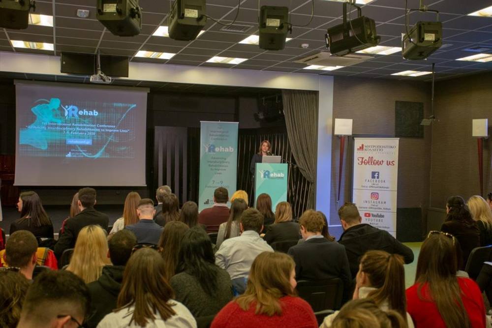 &Mu;&eta;&tau;&rho;&omicron;&pi;&omicron;&lambda;&iota;&tau;&iota;&kappa;ό &Kappa;&omicron;&lambda;&lambda;έ&gamma;&iota;&omicron;: &Mu;&epsilon; &tau;&epsilon;&rho;ά&sigma;&tau;&iota;&alpha; &epsilon;&pi;&iota;&tau;&upsilon;&chi;ί&alpha; &tau;&omicron; 1o &Delta;&iota;&epsilon;&theta;&nu;έ&sigmaf; &Sigma;&upsilon;&nu;έ&delta;&rho;&iota;&omicron; &Alpha;&pi;&omicron;&kappa;&alpha;&tau;ά&sigma;&tau;&alpha;&sigma;&eta;&sigmaf;