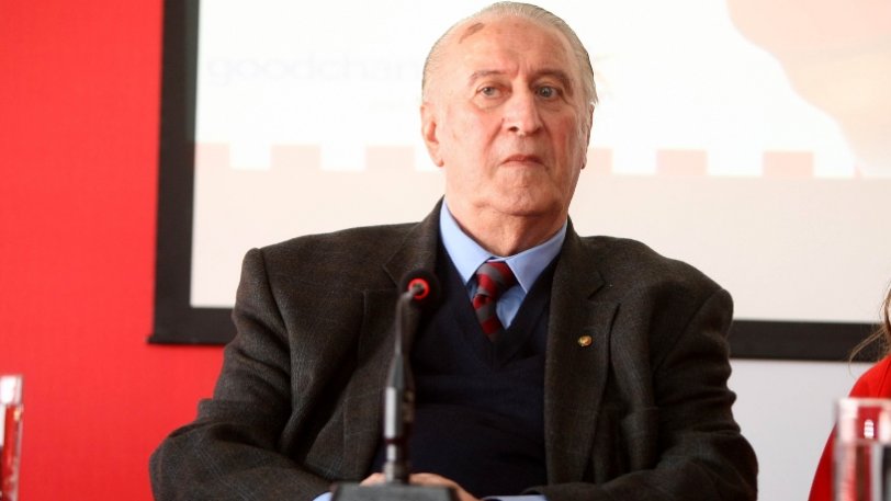 &Theta;&rho;ή&nu;&omicron;&sigmaf; &sigma;&tau;&omicron;&nu; &Omicron;&lambda;&upsilon;&mu;&pi;&iota;&alpha;&kappa;ό: &Pi;έ&theta;&alpha;&nu;&epsilon; &omicron; &Lambda;&epsilon;&omega;&nu;ί&delta;&alpha;&sigmaf; &Theta;&epsilon;&omicron;&delta;&omega;&rho;&alpha;&kappa;ά&kappa;&eta;&sigmaf;