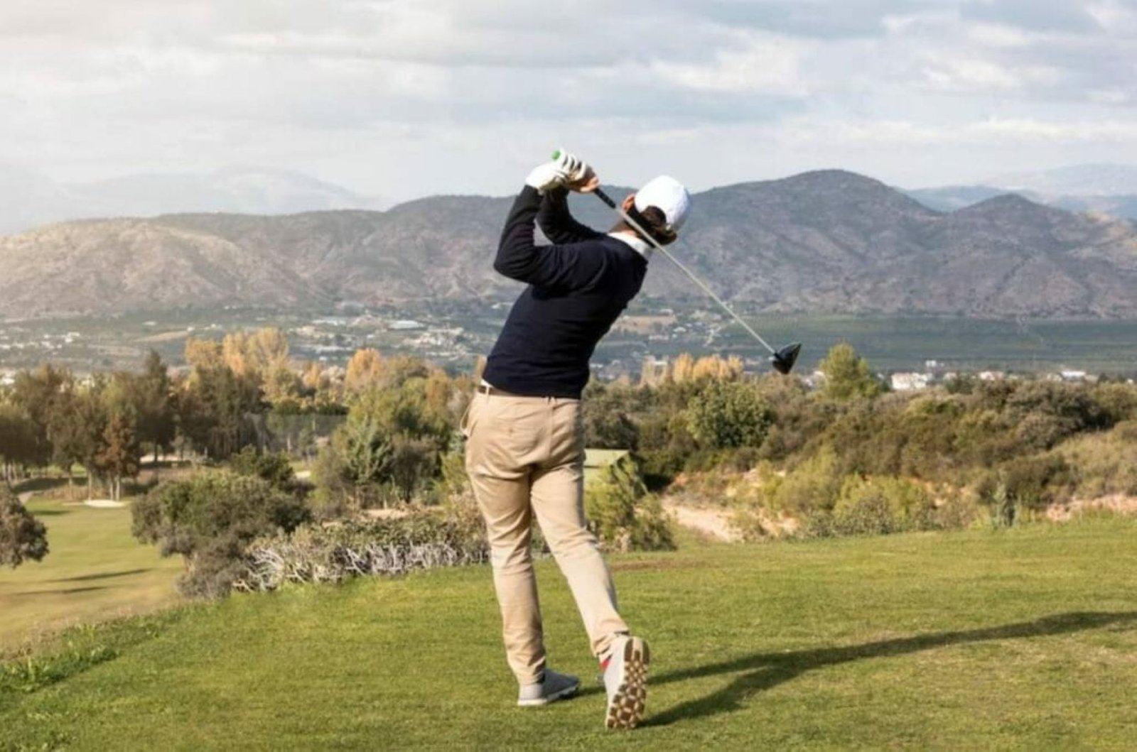 Από την Costa Navarino στην Αθηναϊκή Ριβιέρα: Η Ελλάδα επανατοποθετείται στον διεθνή χάρτη του high‑end αθλητικού τουρισμού