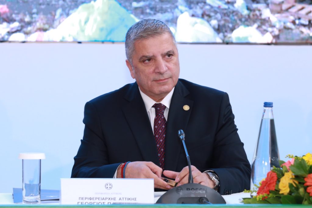 &Gamma;&Iota;&Omega;&Rho;&Gamma;&Omicron;&Sigma; &Pi;&Alpha;&Tau;&Omicron;&Upsilon;&Lambda;&Eta;&Sigma;: &laquo;&Sigma;ή&mu;&epsilon;&rho;&alpha; &eta; &Alpha;&tau;&tau;&iota;&kappa;ή &kappa;ά&nu;&epsilon;&iota; &mu;&iota;&alpha; &nu;έ&alpha;, &ldquo;&pi;&rho;ά&sigma;&iota;&nu;&eta;&rdquo; &alpha;&rho;&chi;ή, &sigma;&tau;&eta; &delta;&iota;&alpha;&chi;&epsilon;ί&rho;&iota;&sigma;&eta; &tau;&omega;&nu; &alpha;&pi;&omicron;&rho;&rho;&iota;&mu;&mu;ά&tau;&omega;&nu; &tau;&eta;&sigmaf;&raquo;