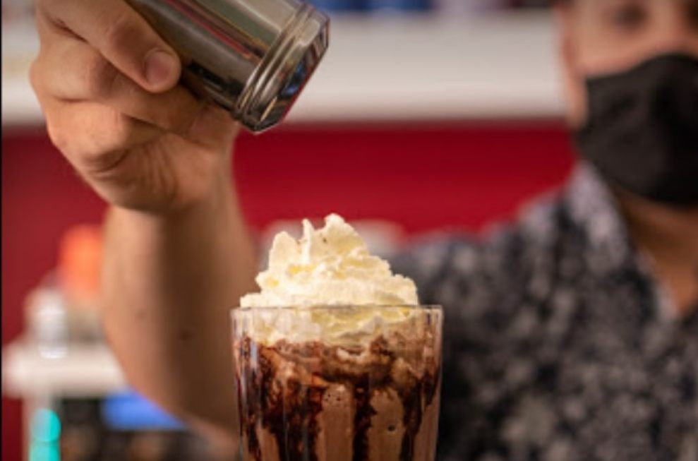 &Tau;&omicron; &laquo;Dumbwaiter&raquo; &sigma;&tau;&eta;&nu; &Gamma;&lambda;&upsilon;&phi;ά&delta;&alpha; &alpha;&nu;&omicron;ί&gamma;&epsilon;&iota; &sigma;ή&mu;&epsilon;&rho;&alpha; &tau;&iota;&sigmaf;&hellip; &pi;ύ&lambda;&epsilon;&sigmaf; &tau;&omicron;&upsilon;!