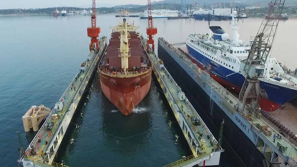 Porteconomics: &Omicron; &Pi;&epsilon;&iota;&rho;&alpha;&iota;ά&sigmaf; &delta;&iota;&alpha;&tau;&eta;&rho;&epsilon;ί &tau;&alpha; &sigma;&kappa;ή&pi;&tau;&rho;&alpha; &tau;&eta;&sigmaf; &Mu;&epsilon;&sigma;&omicron;&gamma;&epsilon;ί&omicron;&upsilon;