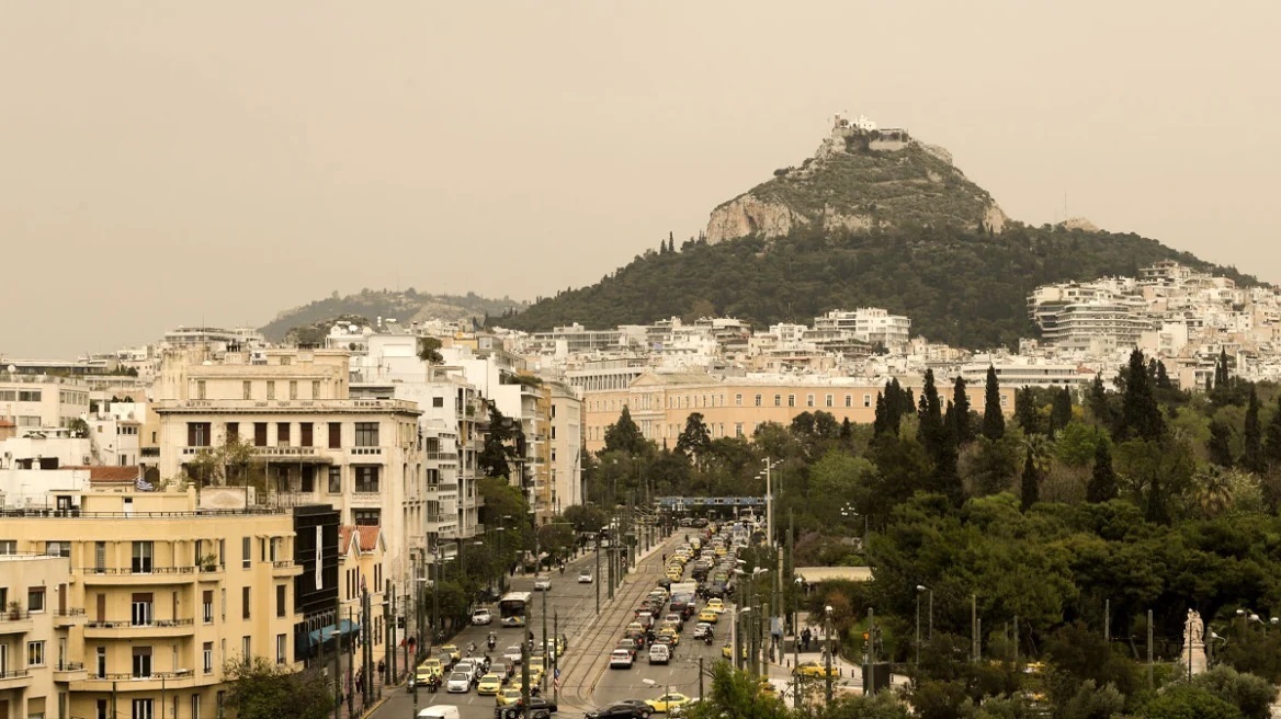 Καιρός: Τριήμερο με «κοκτέιλ» ζέστης, αφρικανικής σκόνης και νοτιάδων