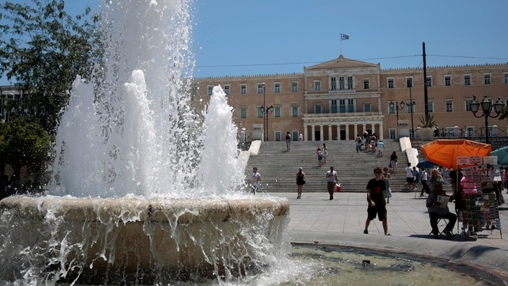 Πως θα προφυλαχθούμε από τον καύσωνα: Οι οδηγίες της πολιτικής προστασίας
