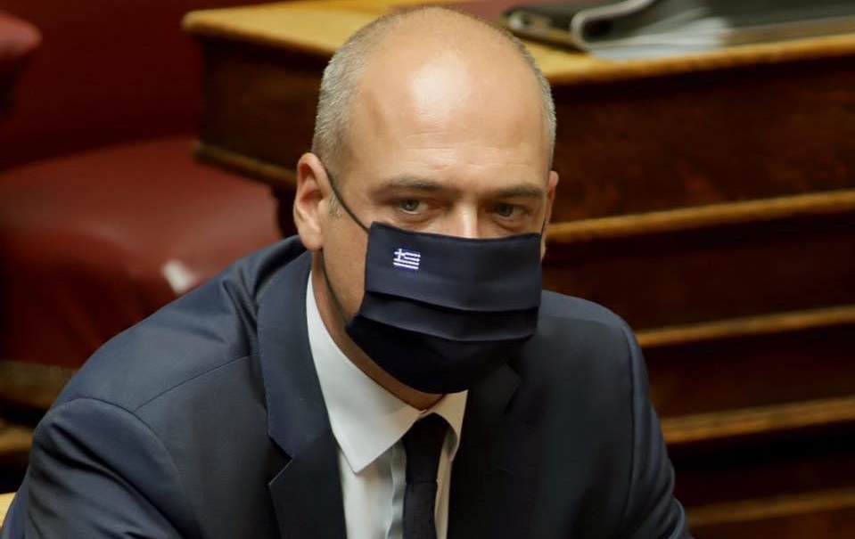 &Mu;&pi;&omicron;&upsilon;&tau;&sigma;&iota;&kappa;ά&kappa;&eta;&sigmaf;: &laquo;Fake News&raquo; &eta; &pi;&alpha;&rho;&omicron;&upsilon;&sigma;ί&alpha; &sigma;&epsilon; &pi;&alpha;&rho;έ&lambda;&alpha;&sigma;&eta; &chi;&omega;&rho;ί&sigmaf; &mu;ά&sigma;&kappa;&alpha;