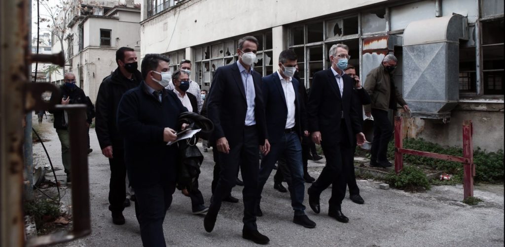 &Delta;&rho;&alpha;&pi;&epsilon;&tau;&sigma;ώ&nu;&alpha;: &Omicron; &Kappa;&upsilon;&rho;&iota;ά&kappa;&omicron;&sigmaf; &Mu;&eta;&tau;&sigma;&omicron;&tau;ά&kappa;&eta;&sigmaf; &sigma;&tau;&omicron; &pi;&rho;ώ&eta;&nu; &epsilon;&rho;&gamma;&omicron;&sigma;&tau;ά&sigma;&iota;&omicron; &Chi;&Rho;&Omega;&Pi;&Epsilon;&Iota;