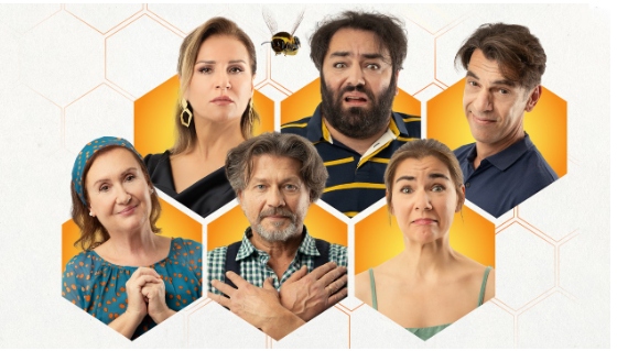 Η Αθηναϊκή Ριβιέρα... πάει θέατρο! 