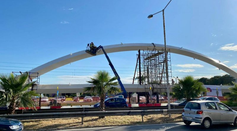 K&lambda;&epsilon;&iota;&sigma;&tau;ή &eta; &pi;&alpha;&rho;&alpha;&lambda;&iota;&alpha;&kappa;ή &gamma;&iota;&alpha; έ&nu;&alpha; 24&omega;&rho;&omicron; &ndash; &Tau;&alpha; &epsilon;&nu;&alpha;&lambda;&lambda;&alpha;&kappa;&tau;&iota;&kappa;ά &delta;&rho;&omicron;&mu;&omicron;&lambda;ό&gamma;&iota;&alpha; &alpha;&pi;ό &tau;&eta;&nu; &Tau;&rho;&omicron;&chi;&alpha;ί&alpha;