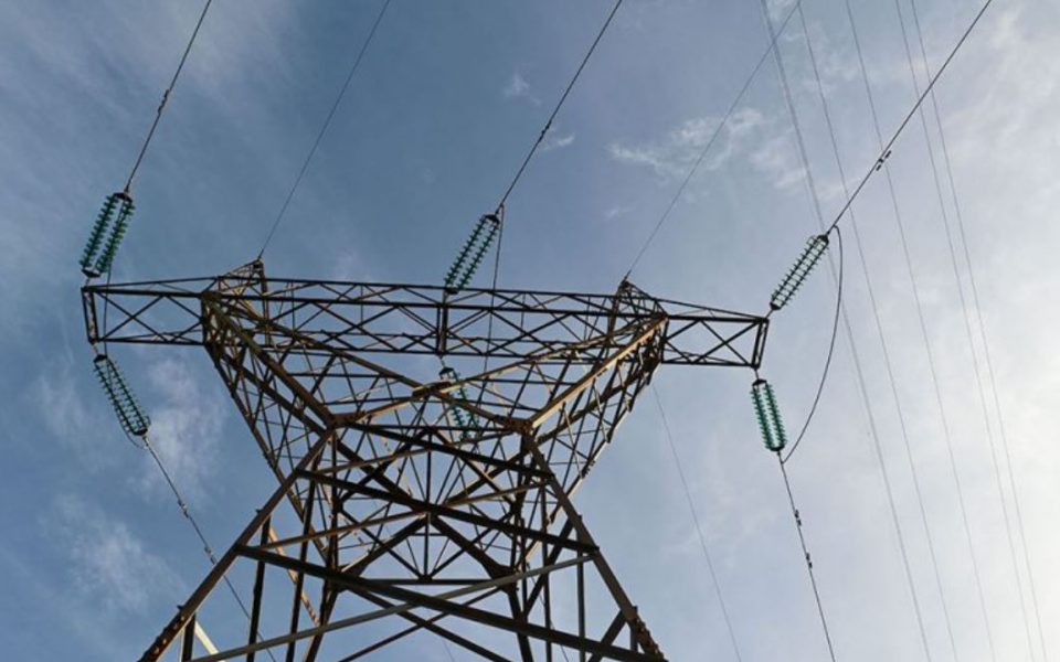 ΥΠΕΝ: 80% όφελος για νοικοκυριά και επιχειρήσεις με την επιδότηση στην ηλεκτρική ενέργεια