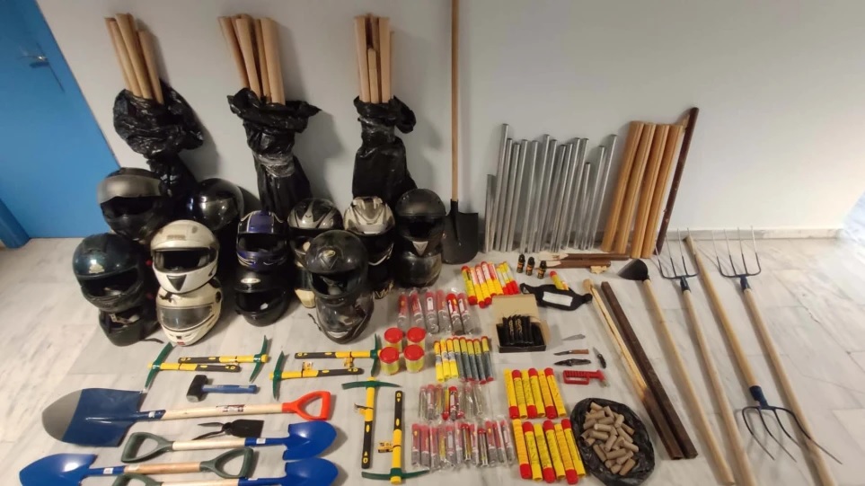 &Lambda;&omicron;&upsilon;&kappa;έ&tau;&omicron; &sigma;&epsilon; &pi;&alpha;&rho;ά&nu;&omicron;&mu;&omicron;&upsilon;&sigmaf; &sigma;&upsilon;&nu;&delta;έ&sigma;&mu;&omicron;&upsilon;&sigmaf; &omicron;&pi;&alpha;&delta;ώ&nu; έ&beta;&alpha;&lambda;&epsilon; &eta; &Epsilon;&Lambda;.&Alpha;&Sigma;.