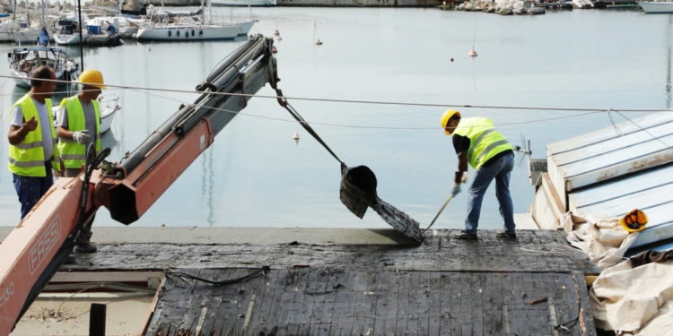 &Mu;&Omega;&Rho;&Alpha;&Lambda;&Eta;&Sigma;: &laquo;&Xi;&epsilon;&kappa;&iota;&nu;ά &eta; &upsilon;&pi;&omicron;&gamma;&epsilon;&iota;&omicron;&pi;&omicron;ί&eta;&sigma;&eta; &tau;&omega;&nu; &kappa;&alpha;&lambda;&omega;&delta;ί&omega;&nu; &tau;&eta;&sigmaf; &Delta;&Epsilon;&Eta; &sigma;&tau;&omicron; &Mu;&iota;&kappa;&rho;&omicron;&lambda;ί&mu;&alpha;&nu;&omicron;&raquo;